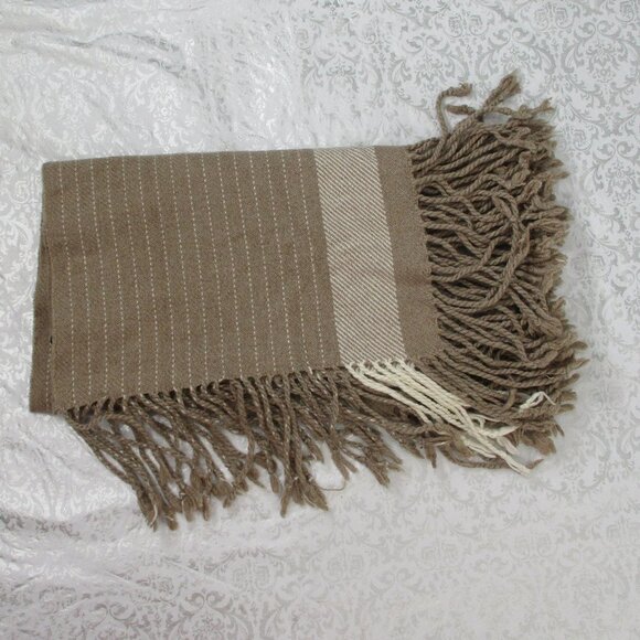 BANANA REPUBLIC Blanket Fringe Scarf - Picture 9 of 10